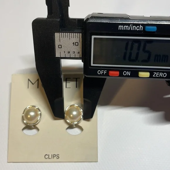 Monet Pearl silver plated clip earrings - Picture 5 of 5